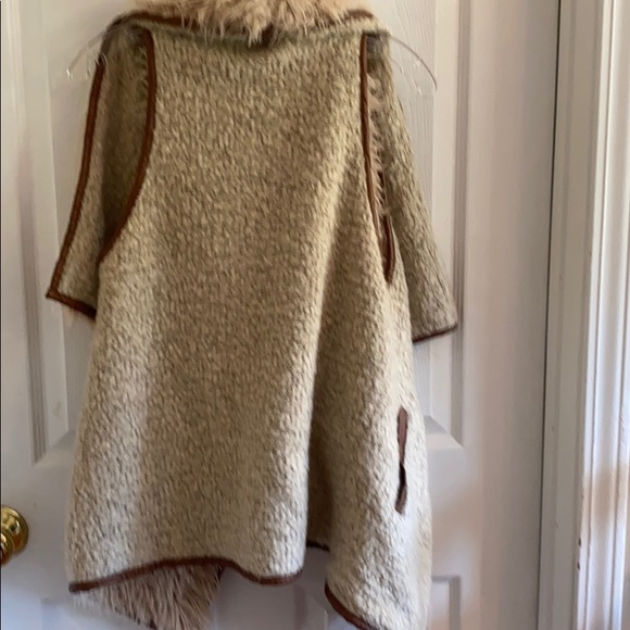 Staring at stars vest - Picture 5 of 9